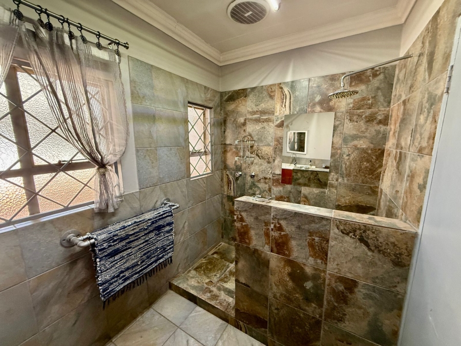 4 Bedroom Property for Sale in Tileba Gauteng