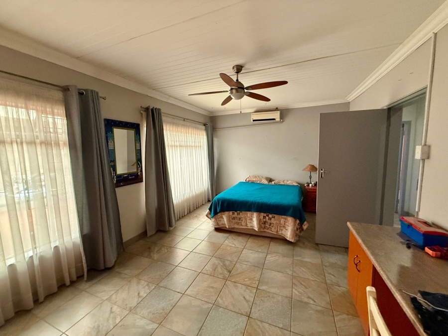 4 Bedroom Property for Sale in Tileba Gauteng
