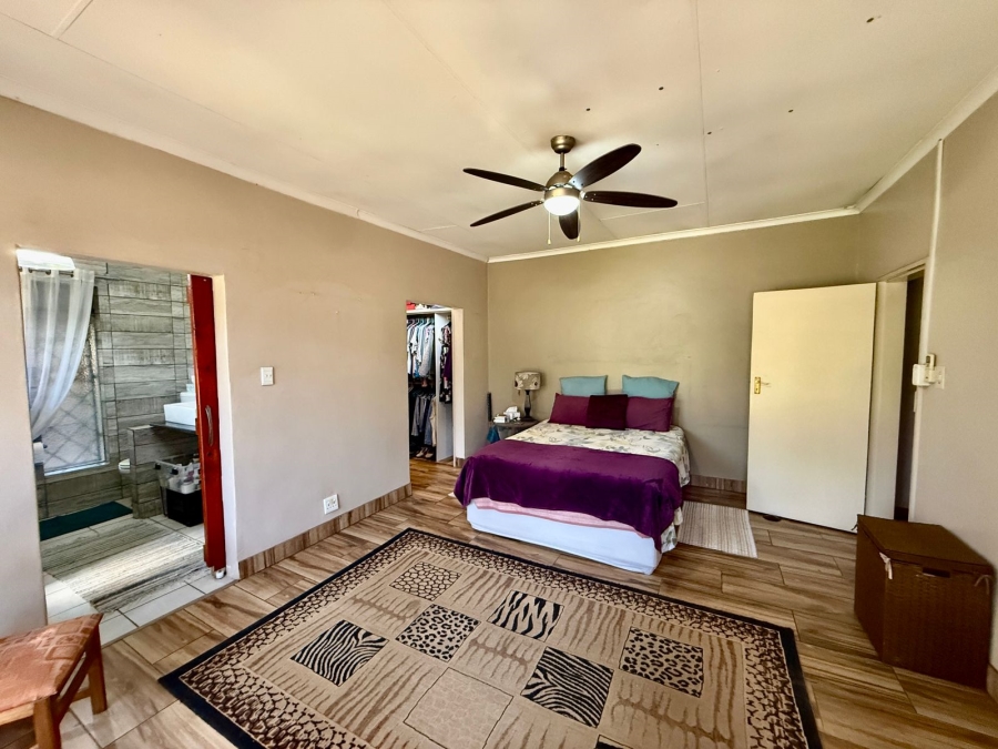 4 Bedroom Property for Sale in Tileba Gauteng