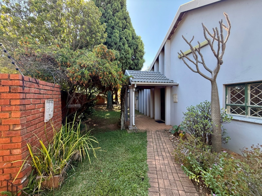 4 Bedroom Property for Sale in Tileba Gauteng