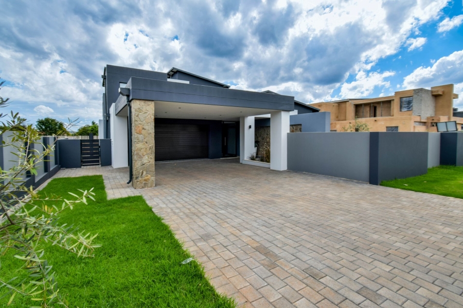To Let 4 Bedroom Property for Rent in Midstream Heights Gauteng