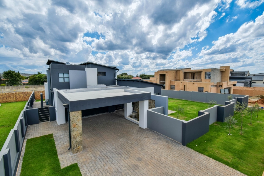 To Let 4 Bedroom Property for Rent in Midstream Heights Gauteng