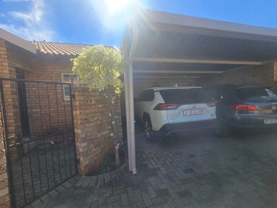 3 Bedroom Property for Sale in Annlin Gauteng