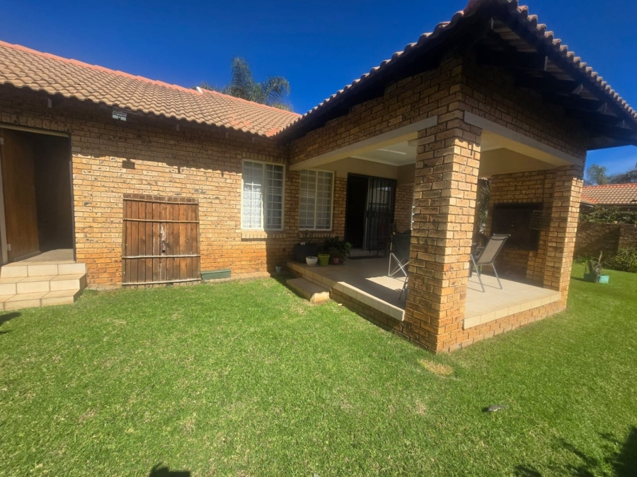 3 Bedroom Property for Sale in Annlin Gauteng