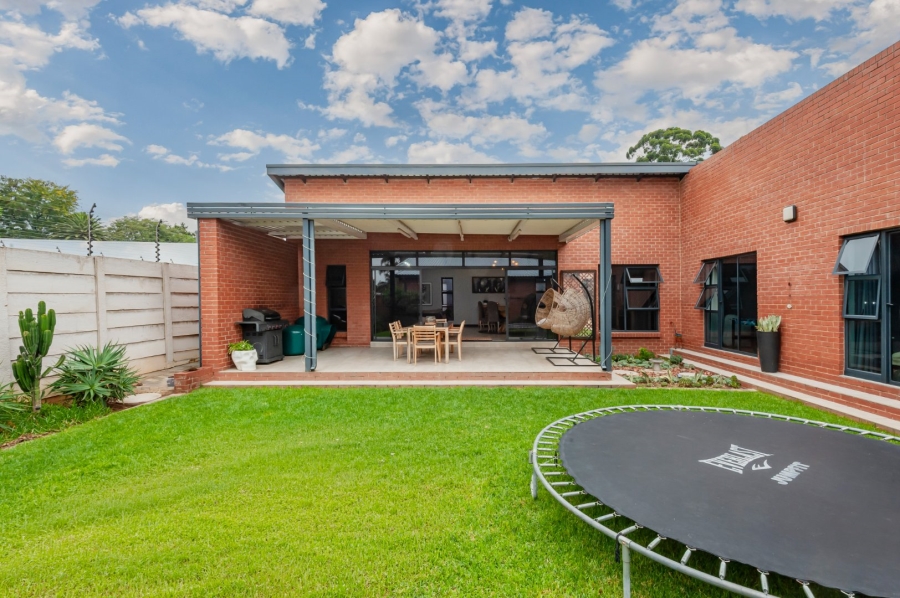 3 Bedroom Property for Sale in Klippoortje Gauteng