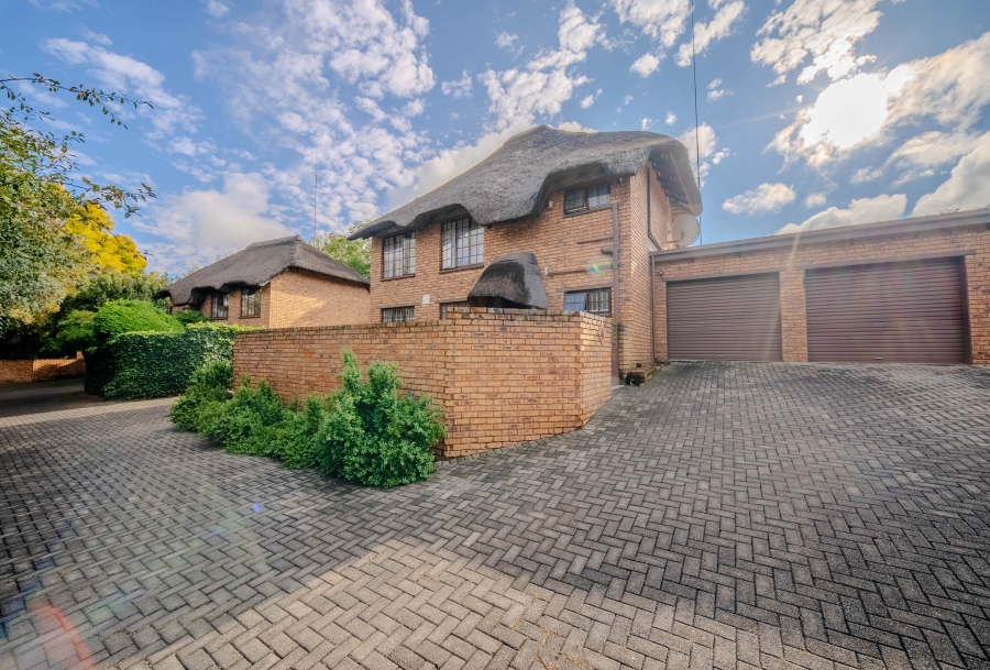 3 Bedroom Property for Sale in Faerie Glen Gauteng