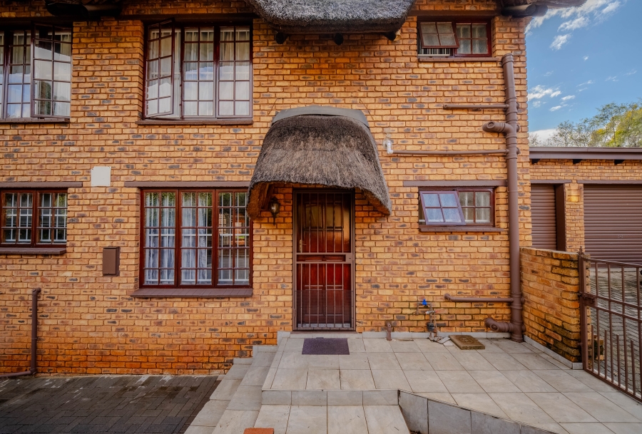 3 Bedroom Property for Sale in Faerie Glen Gauteng