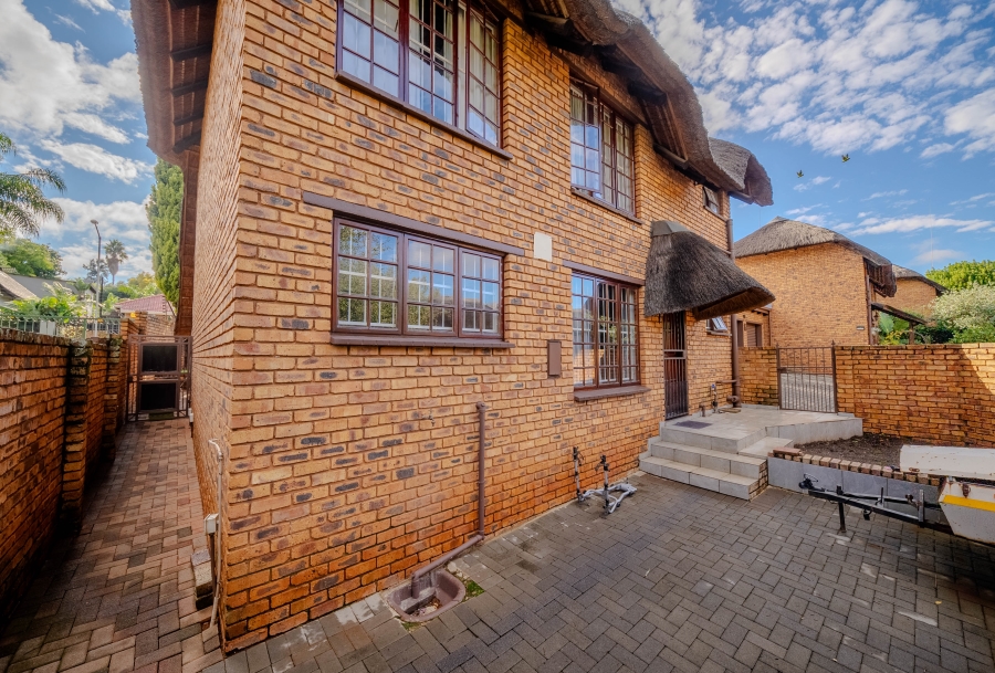 3 Bedroom Property for Sale in Faerie Glen Gauteng