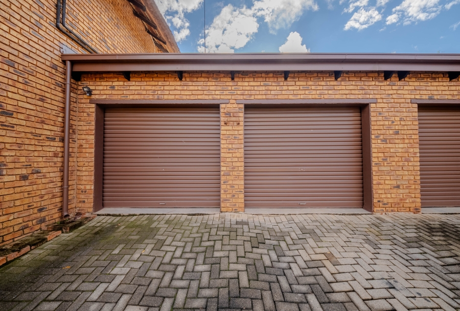 3 Bedroom Property for Sale in Faerie Glen Gauteng