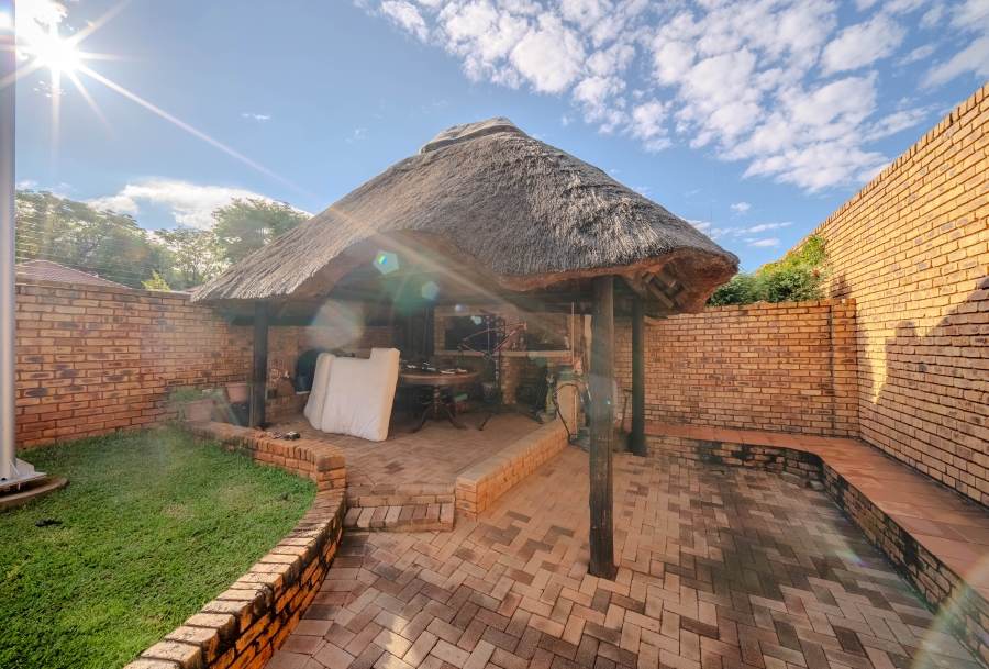 3 Bedroom Property for Sale in Faerie Glen Gauteng