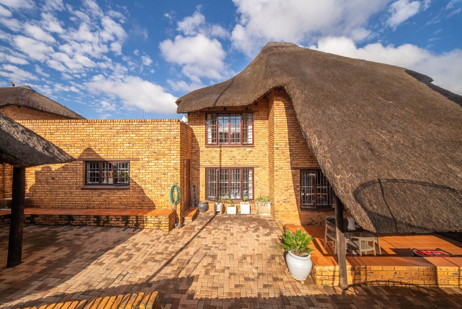 3 Bedroom Property for Sale in Faerie Glen Gauteng