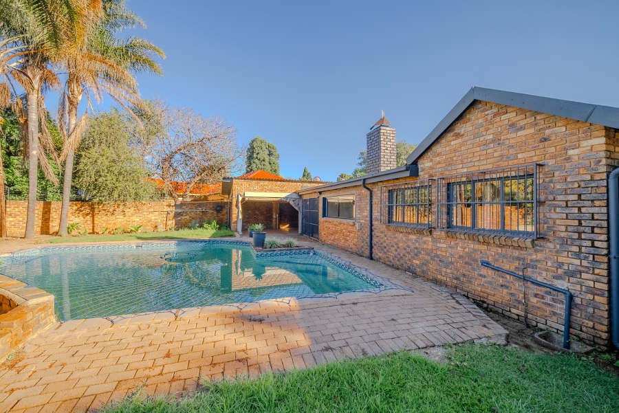 4 Bedroom Property for Sale in Garsfontein Gauteng