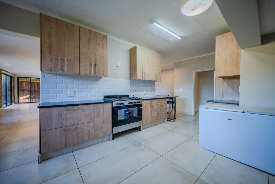 4 Bedroom Property for Sale in Garsfontein Gauteng