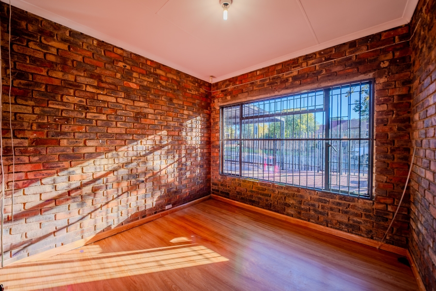 4 Bedroom Property for Sale in Garsfontein Gauteng