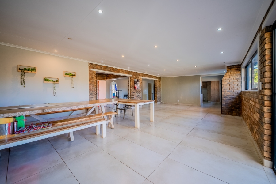 4 Bedroom Property for Sale in Garsfontein Gauteng