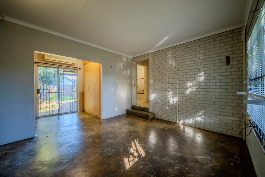 4 Bedroom Property for Sale in Garsfontein Gauteng