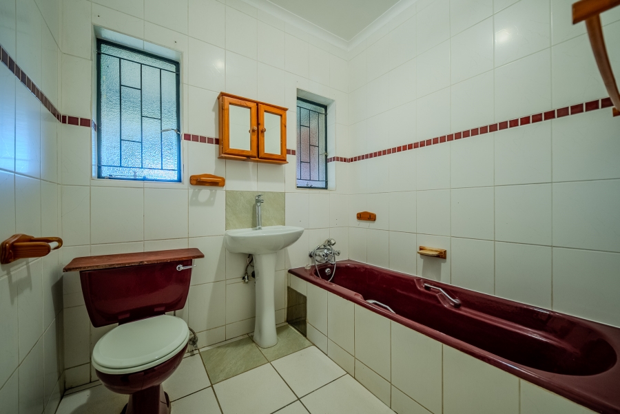 4 Bedroom Property for Sale in Garsfontein Gauteng