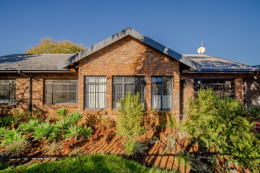4 Bedroom Property for Sale in Garsfontein Gauteng