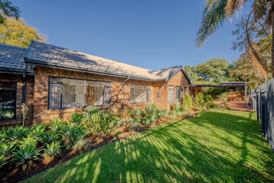 4 Bedroom Property for Sale in Garsfontein Gauteng