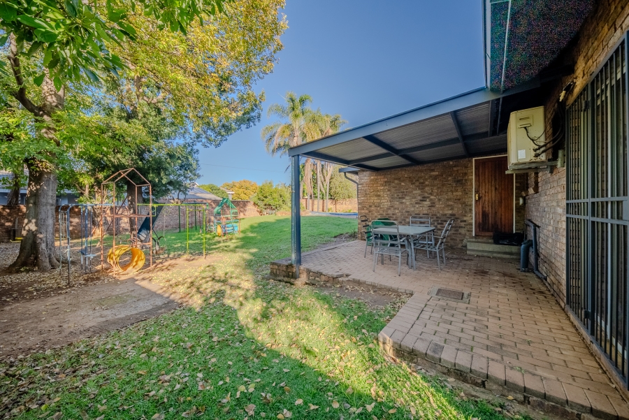 4 Bedroom Property for Sale in Garsfontein Gauteng