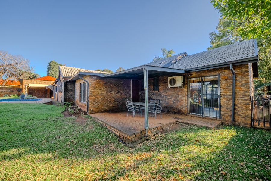 4 Bedroom Property for Sale in Garsfontein Gauteng