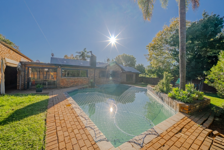 4 Bedroom Property for Sale in Garsfontein Gauteng