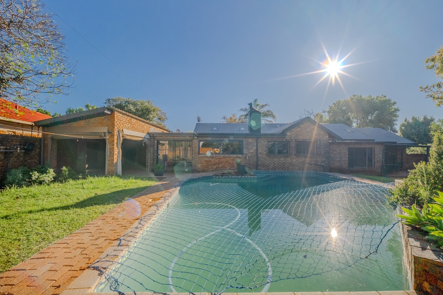 4 Bedroom Property for Sale in Garsfontein Gauteng