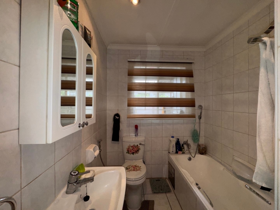 2 Bedroom Property for Sale in Bryanston Gauteng