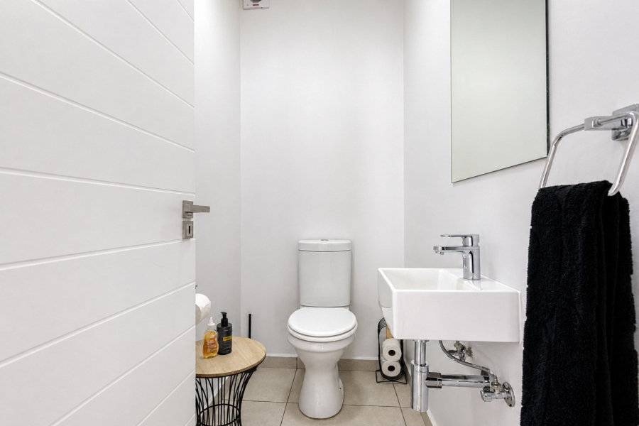 4 Bedroom Property for Sale in Broadacres Gauteng