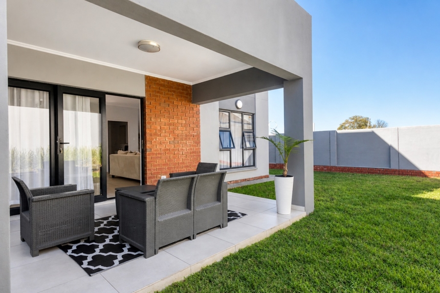 4 Bedroom Property for Sale in Broadacres Gauteng