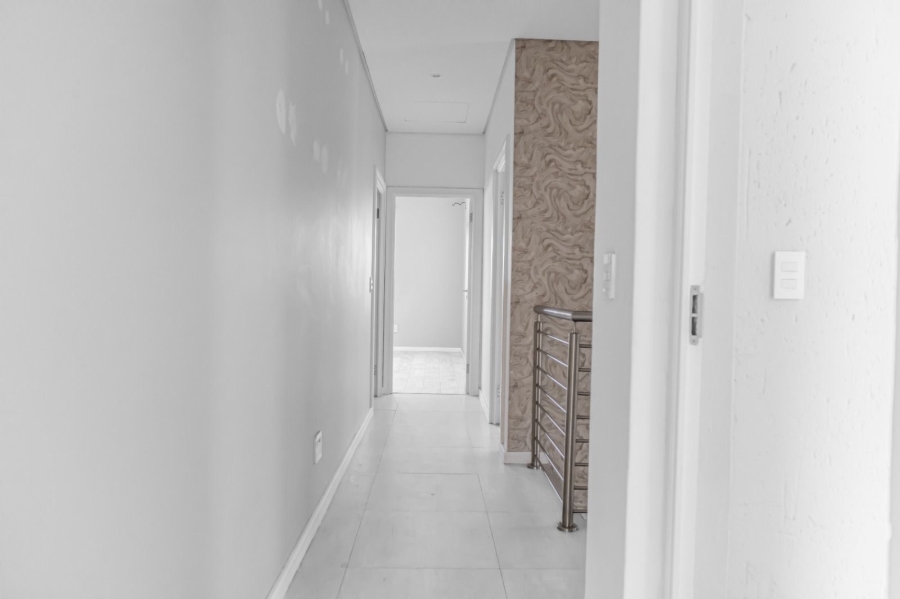 To Let 4 Bedroom Property for Rent in Craigavon Gauteng