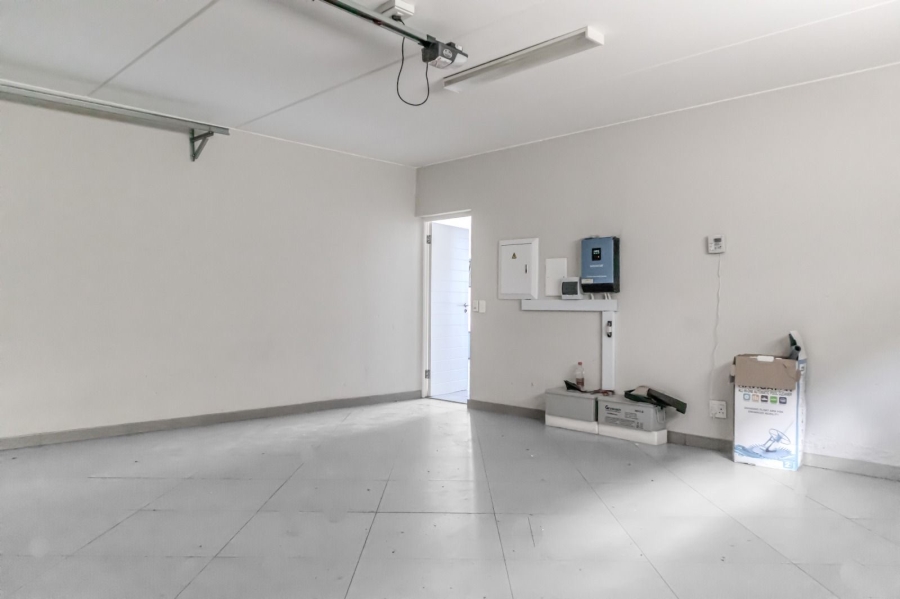 To Let 4 Bedroom Property for Rent in Craigavon Gauteng