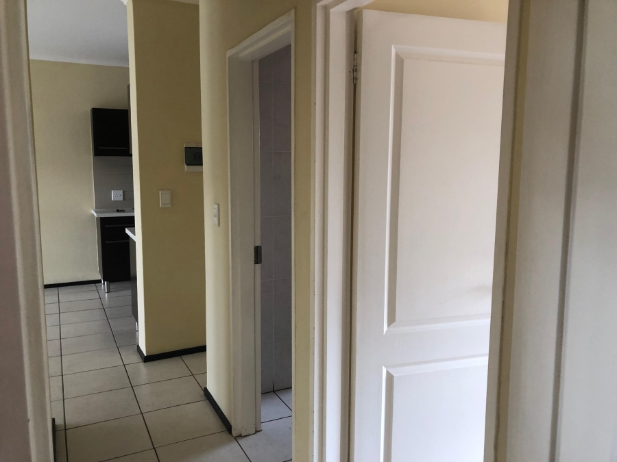 To Let 2 Bedroom Property for Rent in Oakdene Gauteng