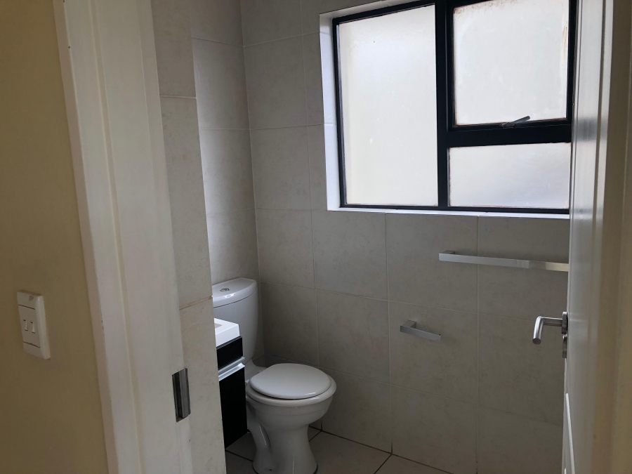 To Let 2 Bedroom Property for Rent in Oakdene Gauteng