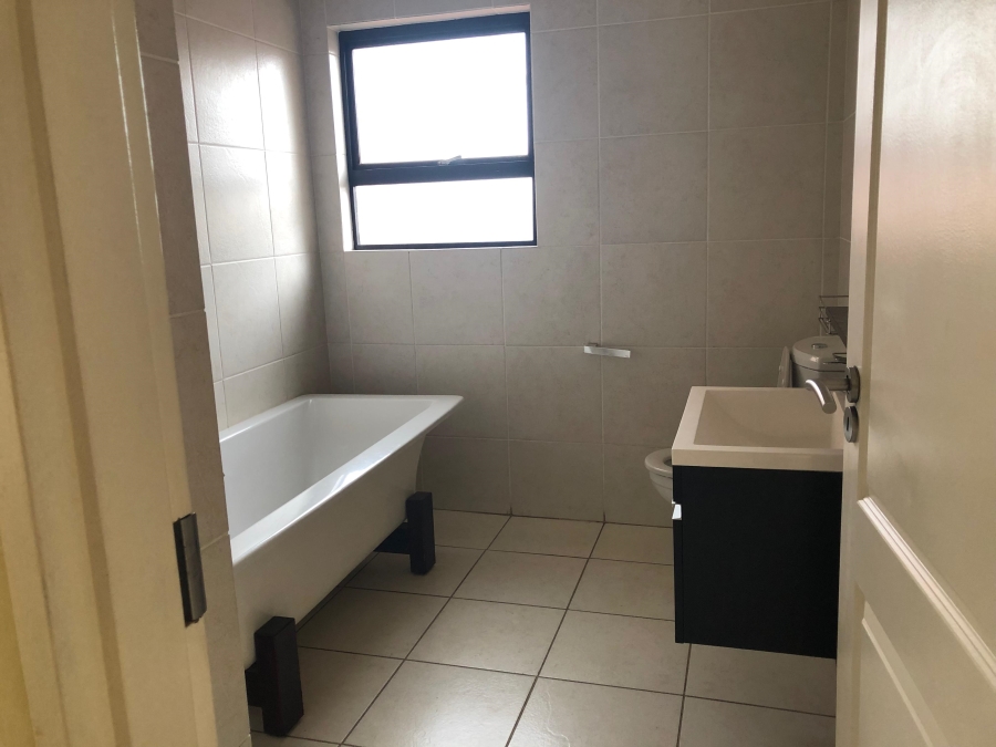 To Let 2 Bedroom Property for Rent in Oakdene Gauteng