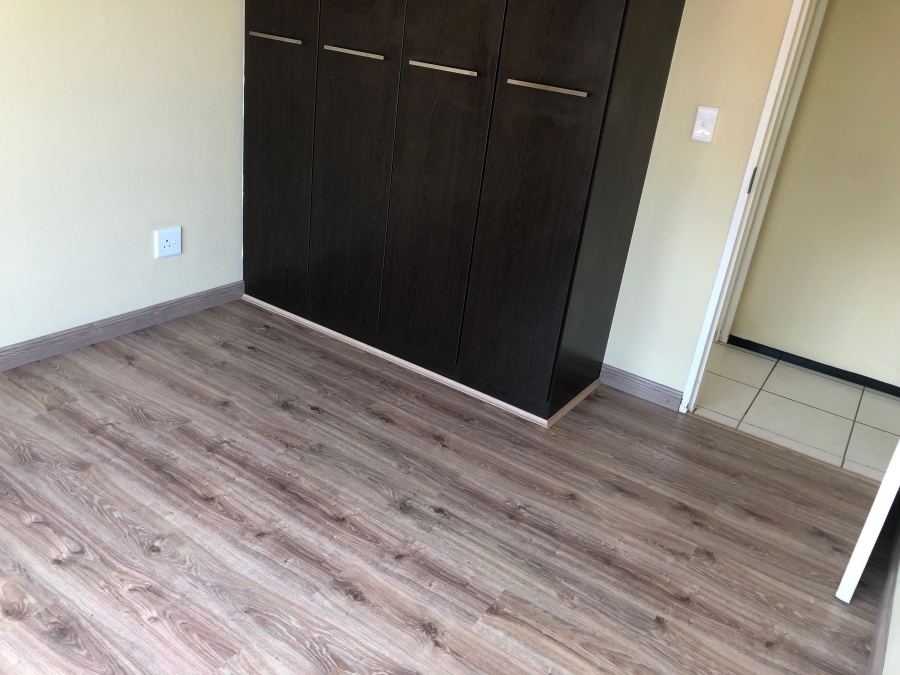 To Let 2 Bedroom Property for Rent in Oakdene Gauteng