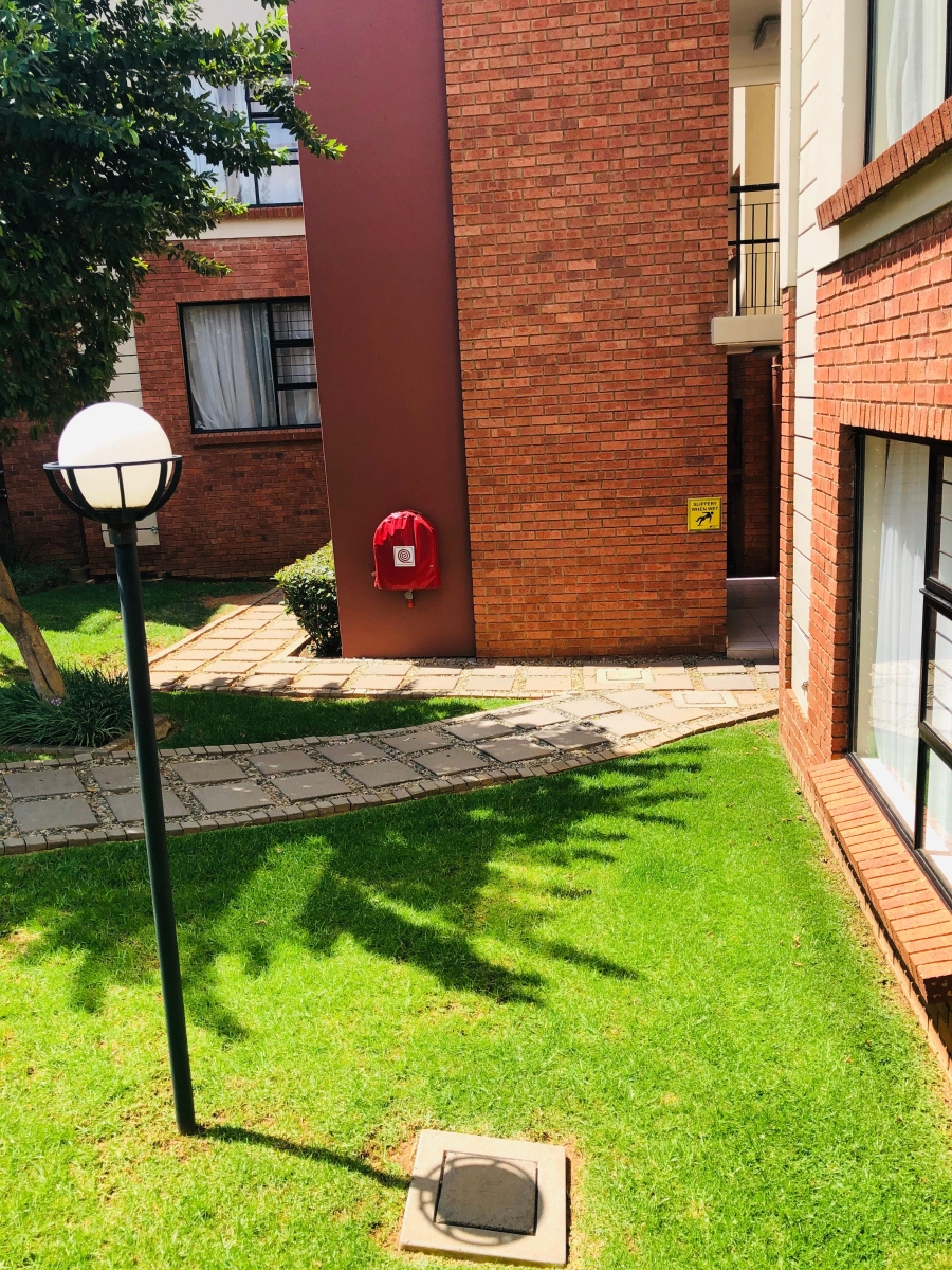 To Let 2 Bedroom Property for Rent in Oakdene Gauteng