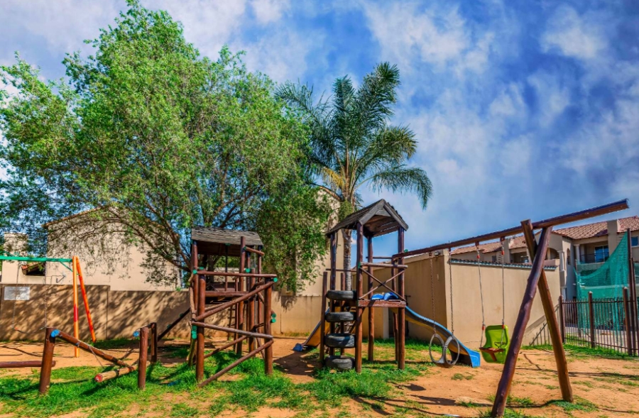 To Let 2 Bedroom Property for Rent in North Riding Gauteng