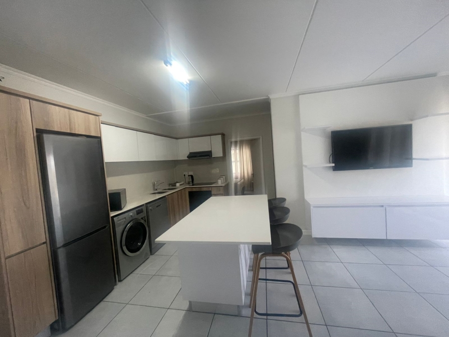 To Let 2 Bedroom Property for Rent in Crowthorne AH Gauteng