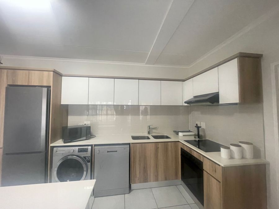 To Let 2 Bedroom Property for Rent in Crowthorne AH Gauteng