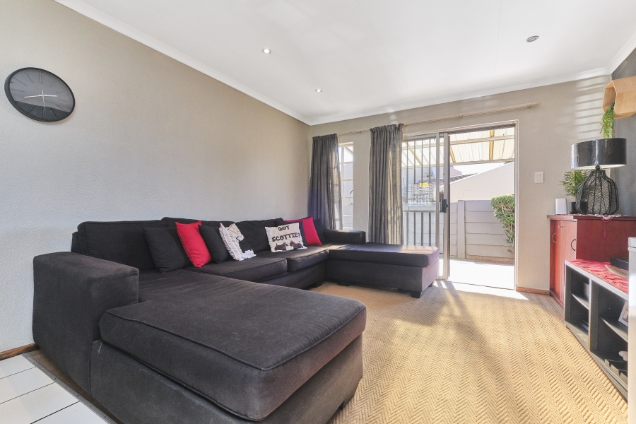 2 Bedroom Property for Sale in Fairland Gauteng