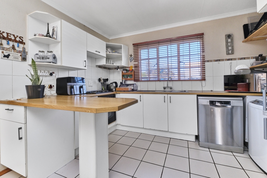 2 Bedroom Property for Sale in Fairland Gauteng