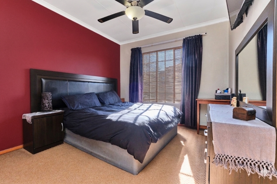 2 Bedroom Property for Sale in Fairland Gauteng