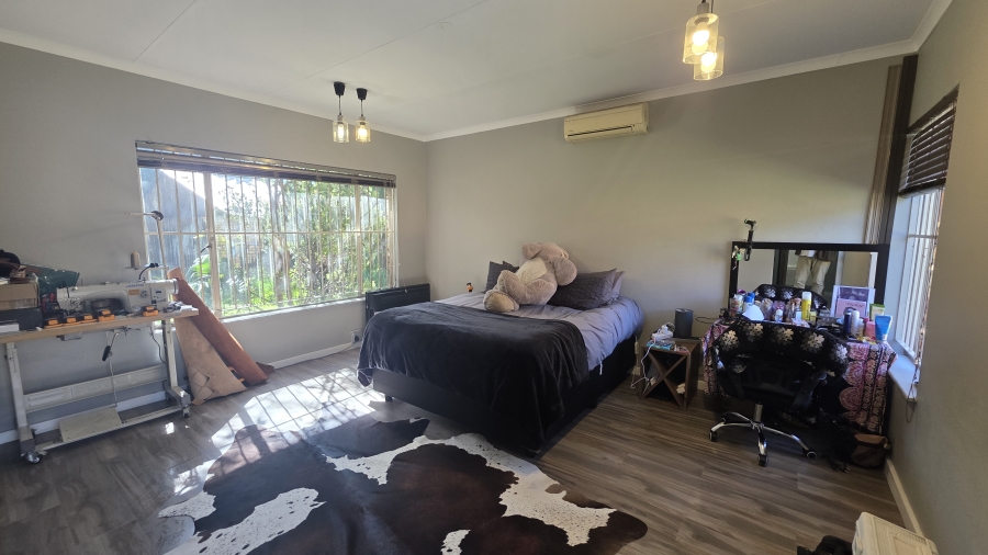 5 Bedroom Property for Sale in Moreleta Park Gauteng