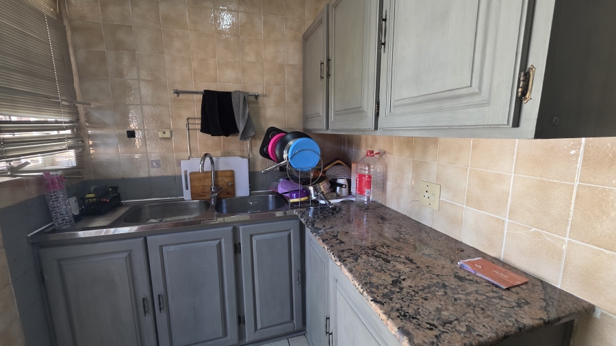 5 Bedroom Property for Sale in Moreleta Park Gauteng