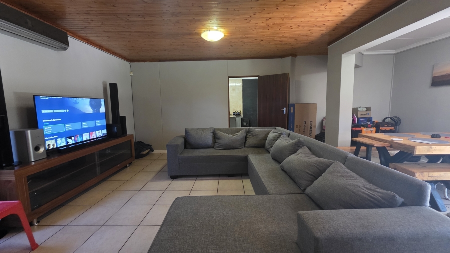 5 Bedroom Property for Sale in Moreleta Park Gauteng