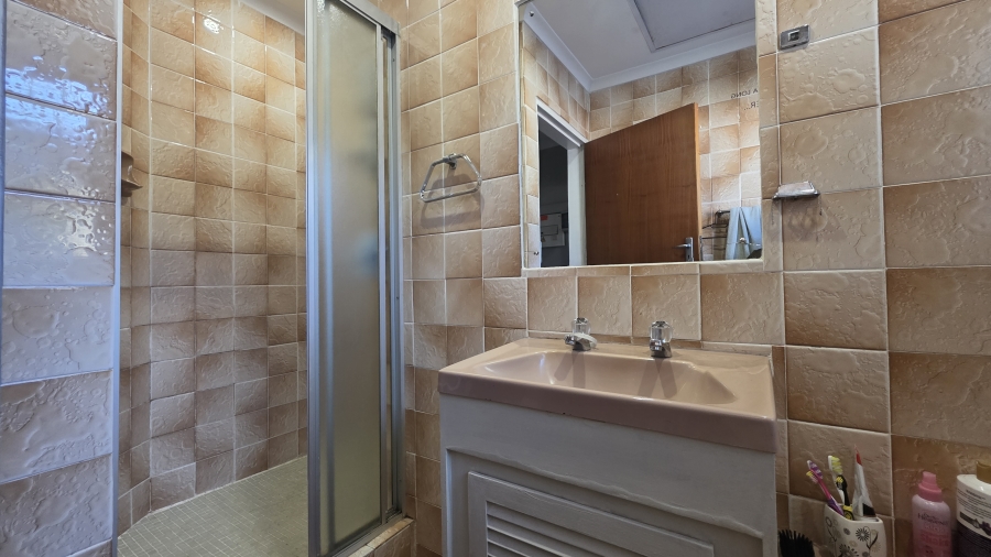 5 Bedroom Property for Sale in Moreleta Park Gauteng
