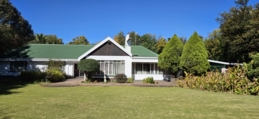 4 Bedroom Property for Sale in Three Rivers Proper Gauteng