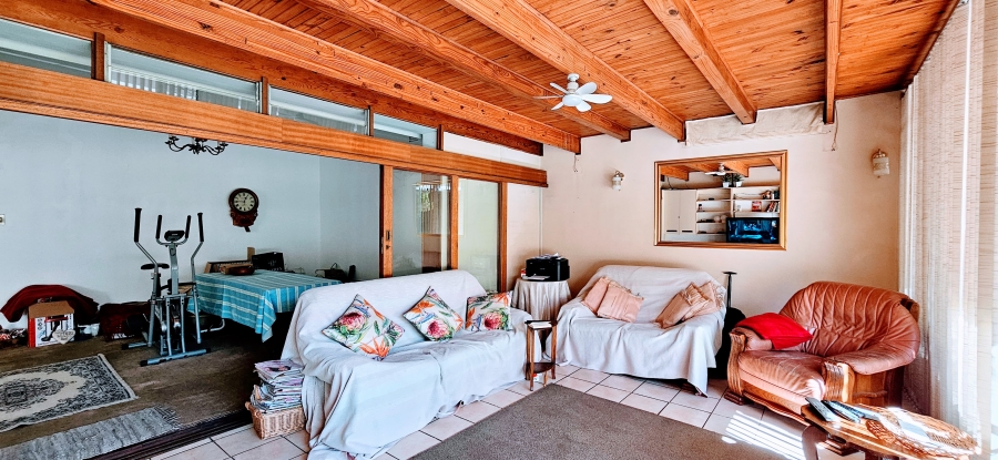 4 Bedroom Property for Sale in Three Rivers Proper Gauteng