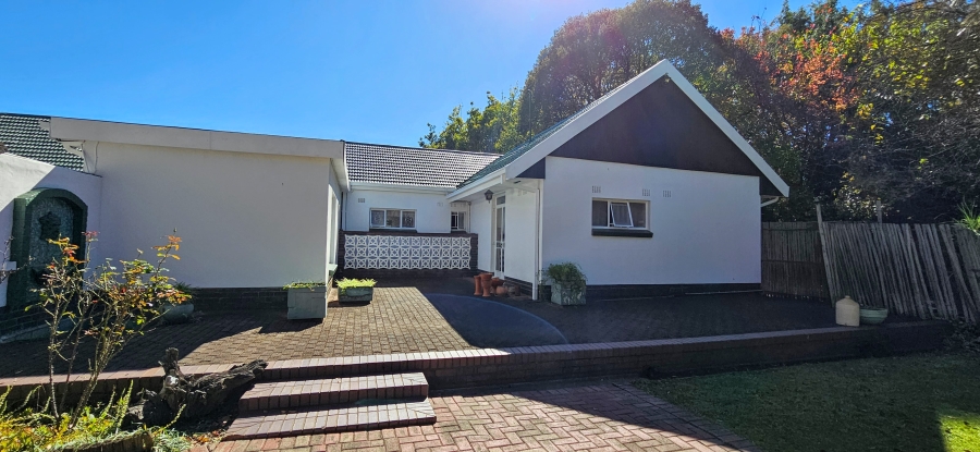 4 Bedroom Property for Sale in Three Rivers Proper Gauteng